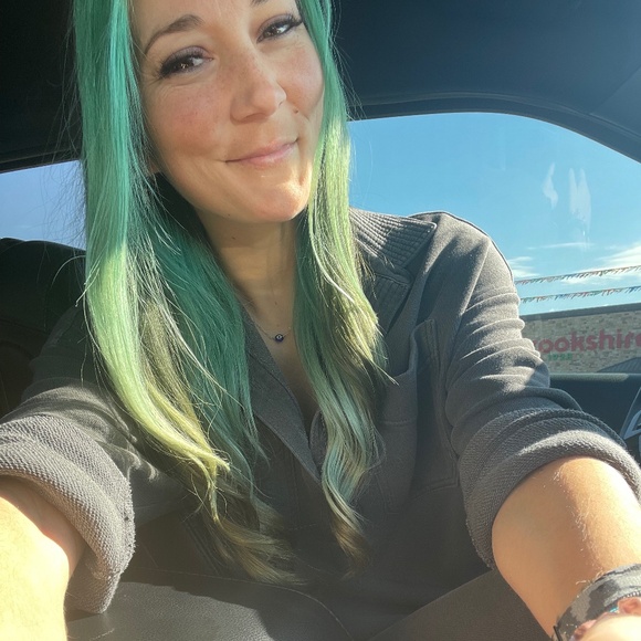 Meet your Posher, Ashley - Picture 1 of 1